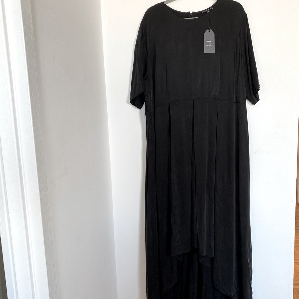 Goop x Universal Standard Dress